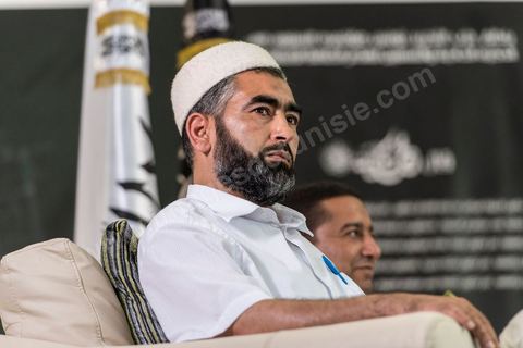 Adel Almi, fondateur d'Al Jamia Al Wassatia Li Tawia Wal Islah (Association centriste de sensibilisation et de réforme) lors du meeting du Hizb ut Tahrir (parti de la liberation) au parc des expositions, dimanche 24 juin au parc des expositions à la Soukra (banlieue de Tunis).