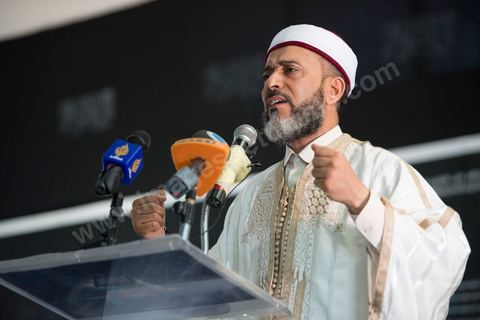 Mokhtar Jbali, prédicateur, au meeting du Hizb ut Tahrir (parti de la liberation), dimanche 24 juin au parc des expositions à la Soukra (banlieue de Tunis). Le Hizb ut Tahrir, un parti internationaliste, partisan de la restauration du califat. Pour l'instant, le parti n'est pas autorisé en Tunisie en raison de sa référence à la religion.