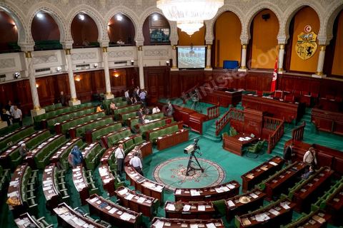 June 29: The National Constituent Assembly’s chamber was packed this Friday for the plenary session, attended by Hamadi Jebali, head of government, and a large number of ministers. This plenary session was convened to hear the government’s statement on the extradition case involving former Libyan Prime Minister Baghdadi Mahmoudi. 