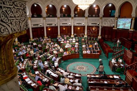 June 29: The National Constituent Assembly’s chamber was packed this Friday for the plenary session, attended by Hamadi Jebali, head of government, and a large number of ministers. This plenary session was convened to hear the government’s statement on the extradition case involving former Libyan Prime Minister Baghdadi Mahmoudi. 