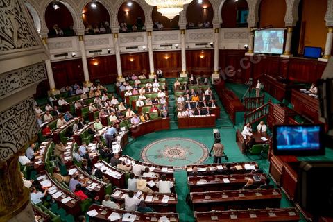 June 29: The National Constituent Assembly’s chamber was packed this Friday for the plenary session, attended by Hamadi Jebali, head of government, and a large number of ministers. This plenary session was convened to hear the government’s statement on the extradition case involving former Libyan Prime Minister Baghdadi Mahmoudi. 