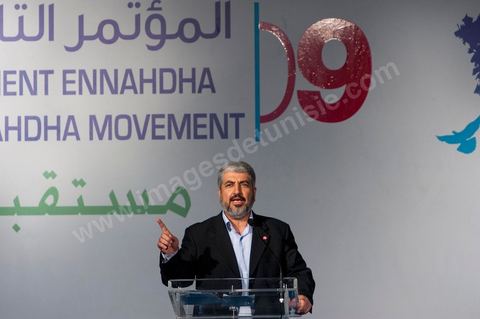 12 juillet : Khaled Mechaal, président du bureau politique du parti Hamas palestiniien, lors du 9ème congrès du mouvement islamiste Ennahdha, parti au pouvoir en Tunisie. plus de 10 000 congrèsites pour la grande cérémonie d'ouverture du congrès qui cloturera le 15 juillet.