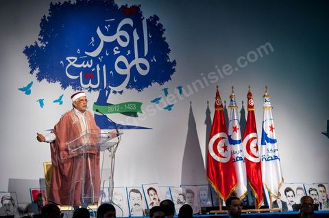 12 juillet : Abdelfatah Mourou, co fondateur historique du mouvement Ennhadha,  lors du 9ème congrès du mouvement islamiste Ennahdha, parti au pouvoir en Tunisie. plus de 10 000 congrèsites pour la grande cérémonie d'ouverture du congrès qui cloturera le 15 juillet.
