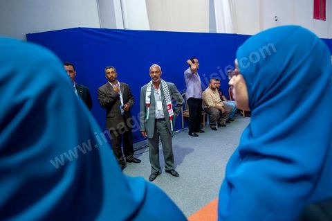12 juillet : lors du 9ème congrès du mouvement islamiste Ennahdha, parti au pouvoir en Tunisie. plus de 10 000 congrèsites pour la grande cérémonie d'ouverture du congrès qui cloturera le 15 juillet.