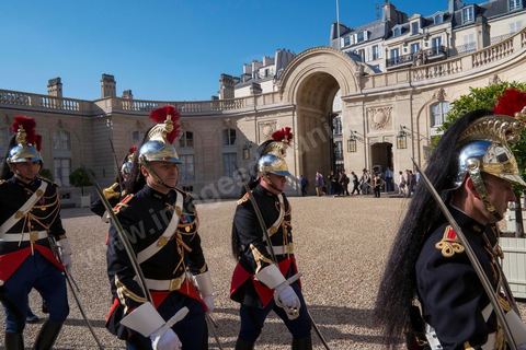 July 17: François Hollande welcomed Moncef Marzouki on the steps of the Élysée Palace on the first day of the official visit to Paris and Marseille by Moncef Marzouki, President of the Republic of Tunisia