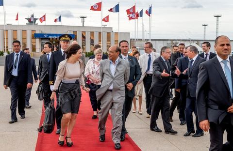 19 juillet : arrivée de Moncef Marzouki à Orly pour se rendre à Marseille accompagné de Marie-Arlette Carlotti, ministre déléguée aux personnes handicapées, au 3éme jour de la visite officielle de Moncef Marzouki, Président de la République tunisienne à Paris et Marseille.