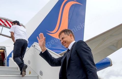 19 juillet : Boris Boillon, ambassadeur de France en Tunisie embarque avec la déléagtion pour Marseille au 3éme jour de la visite officielle de Moncef Marzouki, Président de la République tunisienne à Paris et Marseille.