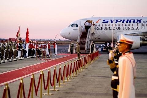 July 19: Arrival in Tunis on the third day of the official visit to Paris and Marseille by Moncef Marzouki, President of the Republic of Tunisia.
