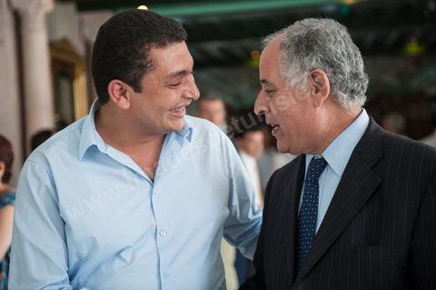 Mustapha Kamel Nabli, gouverneur de la Banque central, salué par Iyadh Dahmani (Joumhouri) après avoir été entendu par l'Assemblée Constituante le 18 juillet 2012.