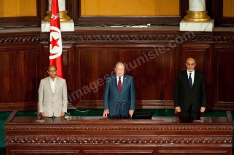 25 juillet : les 3 présidents au perchoir de l'assemblée Mustapha Ben Jaafar, Président de l'ANC (milieu), Moncef Marzouki, Président de la République  (à gauche) et Hammadi Jebali , Président du gouvernement, arrivent à l'ANC pour la commémoration du 55ème anniversaire de la République tunisienne avec les discours des 3 présidents à l'Assemblée Nationale Constituante.
