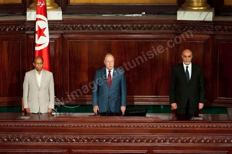 25 juillet : les 3 présidents au perchoir de l'assemblée Mustapha Ben Jaafar, Président de l'ANC (milieu), Moncef Marzouki, Président de la République  (à gauche) et Hammadi Jebali , Président du gouvernement, arrivent à l'ANC pour la commémoration du 55ème anniversaire de la République tunisienne avec les discours des 3 présidents à l'Assemblée Nationale Constituante.