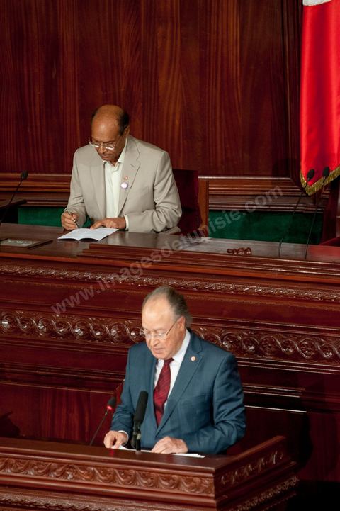 25 juillet : en bas en discours Mustapha Ben Jaafar, Président de l'ANC et Moncef Marzouki, Président de la République au perchoir de l'ANC pour la commémoration du 55ème anniversaire de la République tunisienne avec les discours des 3 présidents à l'Assemblée Nationale Constituante.