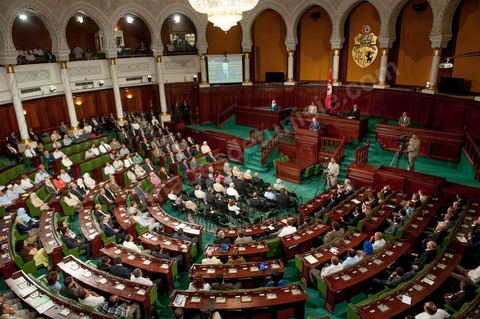 25 juillet : hémicycle de l'assemblée est plein des députés, membres du gouvernement, ambassaderus et sociétés civiles pour la commémoration du 55ème anniversaire de la République tunisienne avec les discours des 3 présidents à l'Assemblée Nationale Constituante.