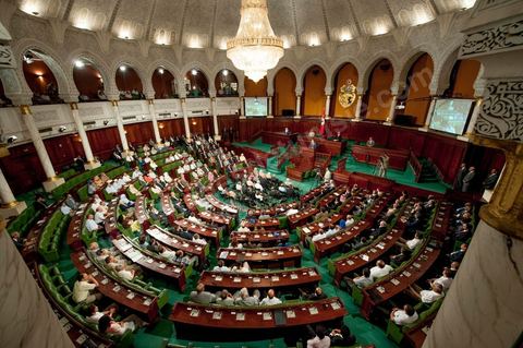 25 juillet : hémicycle de l'assemblée est plein des députés, membres du gouvernement, ambassaderus et sociétés civiles pour la commémoration du 55ème anniversaire de la République tunisienne avec les discours des 3 présidents à l'Assemblée Nationale Constituante.