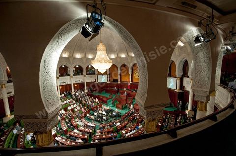 25 juillet : hémicycle de l'assemblée est plein des députés, membres du gouvernement, ambassaderus et sociétés civiles pour la commémoration du 55ème anniversaire de la République tunisienne avec les discours des 3 présidents à l'Assemblée Nationale Constituante.