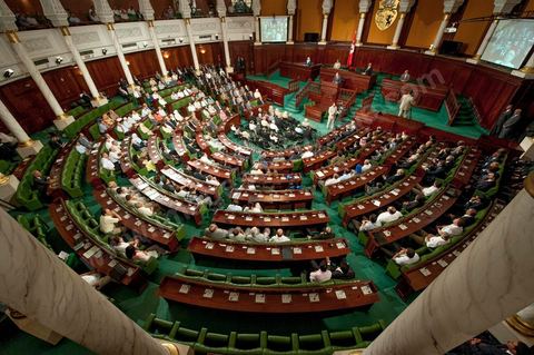 25 juillet : hémicycle de l'assemblée est plein des députés, membres du gouvernement, ambassaderus et sociétés civiles pour la commémoration du 55ème anniversaire de la République tunisienne avec les discours des 3 présidents à l'Assemblée Nationale Constituante.