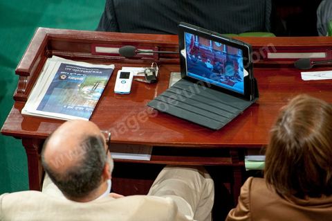 25 juillet : les députés dans l'hémicycle de l'assemblée pour la commémoration du 55ème anniversaire de la République tunisienne avec les discours des 3 présidents à l'Assemblée Nationale Constituante.