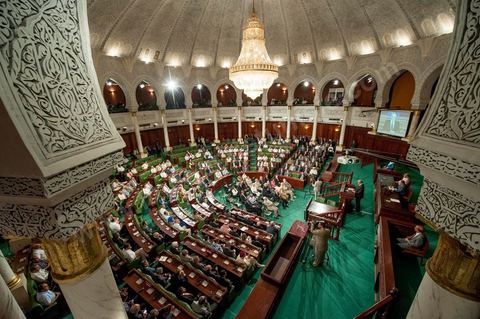25 juillet : hémicycle de l'assemblée est plein des députés, membres du gouvernement, ambassaderus et sociétés civiles pour la commémoration du 55ème anniversaire de la République tunisienne avec les discours des 3 présidents à l'Assemblée Nationale Constituante.