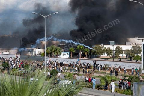 September 14, 2012: Salafists, acting on the orders of their leader Abu Ayad, attacked the U.S. Embassy in the Berges du Lac neighborhood. The clash between police and protesters demonstrating against the film “The Innocence of Muslims” lasted nearly three hours, with police firing tear gas and live rounds and protesters throwing stones. The toll: two people shot dead and about fifty injured on both sides.