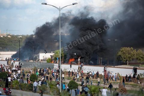 September 14, 2012: Salafists, acting on the orders of their leader Abu Ayad, attacked the U.S. Embassy in the Berges du Lac neighborhood. The clash between police and protesters demonstrating against the film “The Innocence of Muslims” lasted nearly three hours, with police firing tear gas and live rounds and protesters throwing stones. The toll: two people shot dead and about fifty injured on both sides.