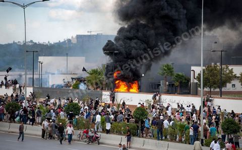 September 14, 2012: Salafists, acting on the orders of their leader Abu Ayad, attacked the U.S. Embassy in the Berges du Lac neighborhood. The clash between police and protesters demonstrating against the film “The Innocence of Muslims” lasted nearly three hours, with police firing tear gas and live rounds and protesters throwing stones. The toll: two people shot dead and about fifty injured on both sides.