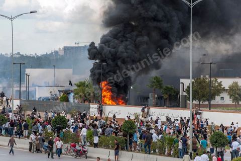 September 14, 2012: Salafists, acting on the orders of their leader Abu Ayad, attacked the U.S. Embassy in the Berges du Lac neighborhood. The clash between police and protesters demonstrating against the film “The Innocence of Muslims” lasted nearly three hours, with police firing tear gas and live rounds and protesters throwing stones. The toll: two people shot dead and about fifty injured on both sides.