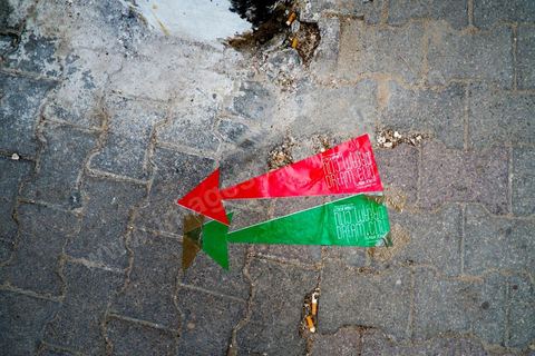 26 septembre 2012 : Dream City est construit autour de plusieurs parcours fléchées menant tant à la découverte d'oeuvres et d'artistes que des lieux, palais, rues et habitants de la medina de Tunis. Dream City 2012, "l'artiste face aux libertés" dans la médina de Tunis du 26 au 30 septembre. Au delà de la simple organisation d'une manifestation en espace public, chaque édition de Dream City est le fruit d'une recherche collective menée entre artistes sélectionnées et spécialistes de l'art, de la ville et des sciences humaines.