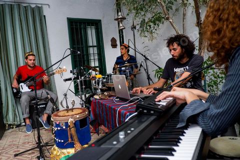 26 septembre 2012 : mini concert de Stambeli Urbain de Chabbouba, c'est la réunion de l'héritage culturel du Stambeli et de l'univers musical contemporain de quatre musiciens dans le cadre de Dream City 2012, "l'artiste face aux libertés" dans la médina de Tunis du 26 au 30 septembre. Au delà de la simple organisation d'une manifestation en espace public, chaque édition de Dream City est le fruit d'une recherche collective menée entre artistes sélectionnées et spécialistes de l'art, de la ville et des sciences humaines.