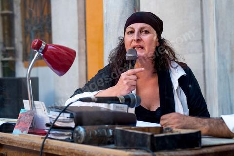 28 septembre 2012 : un spectacle mélant à al fois medias, danse et théaêtre par le théâtre Phou, deuxième compagnie de théâtre privée en Tunisie fondée par Raja Ben Ammar. La voix des gens est une radio de quartier libre et éphémère, deux comédiens l'animent, ils jouent avec ce média et le transgresse dans le cadre de Dream City 2012, "l'artiste face aux libertés" dans la médina de Tunis du 26 au 30 septembre. Au delà de la simple organisation d'une manifestation en espace public, chaque édition de Dream City est le fruit d'une recherche collective menée entre artistes sélectionnées et spécialistes de l'art, de la ville et des sciences humaines.