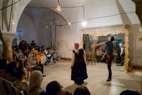 28 septembre 2012 : spectacle de danse de Malek Sebai, Khira w Rochdi est une déclinaison possible autour du "traditionnel" dans le cadre de Dream City 2012, "l'artiste face aux libertés" dans la médina de Tunis du 26 au 30 septembre. Au delà de la simple organisation d'une manifestation en espace public, chaque édition de Dream City est le fruit d'une recherche collective menée entre artistes sélectionnées et spécialistes de l'art, de la ville et des sciences humaines.