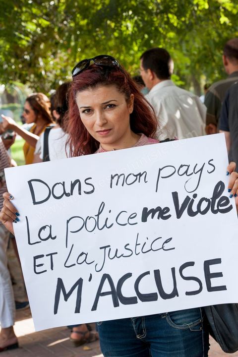 29 septembre 2012 : à l'appel de la société civile, rassemblement à Tunis pour le soutien à la jeune fille violée par les policiers. La jeune fille et son fiancé ont  été entendus à la fois en tant que victime pour le viol et racket de la part des trois policiers arrétés et en tant qu'accusés concernant la plainte pour "obscénité ostentatoire ". Les fiancées de Tunis sont convoqués au tribunal pour les deux affaires le 2 octobre.