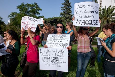 29 septembre 2012 : à l'appel de la société civile, rassemblement à Tunis pour le soutien à la jeune fille violée par les policiers. La jeune fille et son fiancé ont  été entendus à la fois en tant que victime pour le viol et racket de la part des trois policiers arrétés et en tant qu'accusés concernant la plainte pour "obscénité ostentatoire ". Les fiancées de Tunis sont convoqués au tribunal pour les deux affaires le 2 octobre.