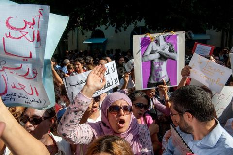 October 2, 2012: A rally organized by women’s and human rights groups took place in front of the Tunis courthouse in support of the Tunis couple who were summoned to appear before a judge this morning. The woman who was raped by police officers and her fiancé were questioned this morning by an investigating judge in Tunis, who must decide whether or not to charge her with “indecent exposure.” Following a questioning session lasting more than two hours conducted by Mohamed Ben Meftah, the victim’s lawyers said they were “optimistic” that the charges against their client and her fiancé for this offense—which carries a sentence of up to six months in prison—would be dropped. The investigating judge must decide in the coming hours or days whether to “dismiss the case or refer it to the appropriate court.”