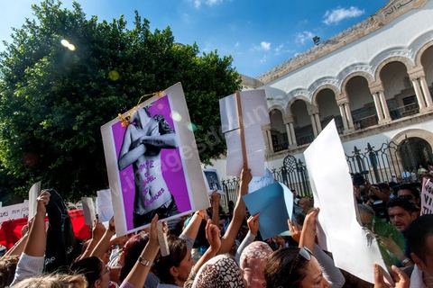 October 2, 2012: A rally organized by women’s and human rights groups took place in front of the Tunis courthouse in support of the Tunis couple who were summoned to appear before a judge this morning. The woman who was raped by police officers and her fiancé were questioned this morning by an investigating judge in Tunis, who must decide whether or not to charge her with “indecent exposure.” Following a questioning session lasting more than two hours conducted by Mohamed Ben Meftah, the victim’s lawyers said they were “optimistic” that the charges against their client and her fiancé for this offense—which carries a sentence of up to six months in prison—would be dropped. The investigating judge must decide in the coming hours or days whether to “dismiss the case or refer it to the appropriate court.”