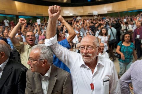 October 7, 2012: A major inaugural rally was held this Sunday to launch the Popular Front, the left-wing political party created following the unification of about ten left-wing parties under the leadership of figures such as Hamma Hammami and Chokri Belaïd.  “The Popular Front is the best option for governing the country during the next phase and achieving the goals of the revolution, thanks to its clear platform and its high level of expertise,” stated Hamma Hammami, Secretary-General of the Tunisian Labor Party, who will be the Popular Front’s presidential candidate. “The Front will enter the upcoming elections armed with an effective monetary, fiscal, and social approach and real solutions to all the problems facing the Tunisian people.”