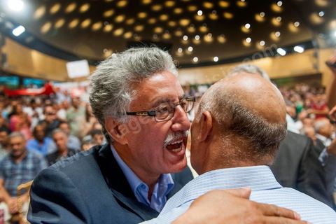 October 7, 2012: Hamma Hammami attended the major inaugural rally this Sunday to launch the Popular Front, the left-wing political party created following the unification of about ten left-wing parties under the leadership of figures such as Hamma Hammami and Chokri Belaïd.  “The Popular Front is the best alternative to govern the country during the next phase and achieve the goals of the revolution, thanks to its clear platform and high level of expertise,” stated Hamma Hammami, Secretary-General of the Tunisian Labor Party, who will be the Popular Front’s presidential candidate. “The Front will enter the upcoming elections armed with an effective monetary, fiscal, and social approach and real solutions to all the problems facing the Tunisian people.”