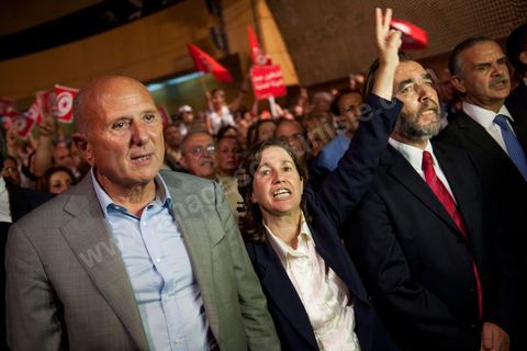 13 octobre 2012 : Nejib Chebbi, Maya Jribi et Saïd Aidi. le Palais des Congrès s’est avéré trop petit pour accueillir les hommes et les femmes venues écouter le projet politique du Parti Républicain Al Joumhoury associé à Al Massar. Les responsables du parti Al Joumhoury Nejib Chebbi, Maya Jribi, Yassine Brahim, Saïd Aïdi sollicités de toute part sont entourés de personnalités politiques proches tels Ahmed Brahim, Samir Tayeb  d’al Massar  et d’autres, de courants politiques divers tels Mohsen Marzouk représentant Nida Tounes et Jawher Ben Mbarek représentant Desstourna, Hamma Hammami secrétaire général du PCOT, Parti communiste des ouvriers de Tunisie, Mohamed Kilani, président du parti socialiste de Gauche. Des députés parmi lesquels Nadia Chaabane, Khemais Ksilla, Issam Chebbi et de nombreuses associations ont assisté à cette manifestation.