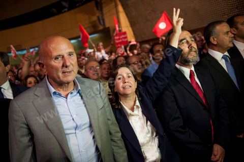 13 octobre 2012 : Nejib Chebbi, Maya Jribi et Saïd Aidi. le Palais des Congrès s’est avéré trop petit pour accueillir les hommes et les femmes venues écouter le projet politique du Parti Républicain Al Joumhoury associé à Al Massar. Les responsables du parti Al Joumhoury Nejib Chebbi, Maya Jribi, Yassine Brahim, Saïd Aïdi sollicités de toute part sont entourés de personnalités politiques proches tels Ahmed Brahim, Samir Tayeb  d’al Massar  et d’autres, de courants politiques divers tels Mohsen Marzouk représentant Nida Tounes et Jawher Ben Mbarek représentant Desstourna, Hamma Hammami secrétaire général du PCOT, Parti communiste des ouvriers de Tunisie, Mohamed Kilani, président du parti socialiste de Gauche. Des députés parmi lesquels Nadia Chaabane, Khemais Ksilla, Issam Chebbi et de nombreuses associations ont assisté à cette manifestation.