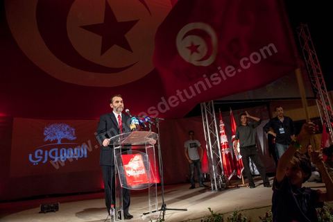 13 octobre 2012 : Pour Saïd Aïdi les valeurs commune de liberté, de démocratie, de justice sociale et de développement humain sont les valeurs communes aux partis qui avec le parti Al Joumhouri vont former une coalition la plus large possible pour les prochaines élections. Mais le peuple attend des solutions pour l’emploi, pour le développement régional et pour le développement humain. Le programme et les solutions qui seront mises en place doivent être clairs, qui en sera responsable et comment ce projet sera réalisé. le Palais des Congrès s’est avéré trop petit pour accueillir les hommes et les femmes venues écouter le projet politique du Parti Républicain Al Joumhoury associé à Al Massar. Les responsables du parti Al Joumhoury Nejib Chebbi, Maya Jribi, Yassine Brahim, Saïd Aïdi sollicités de toute part sont entourés de personnalités politiques proches tels Ahmed Brahim, Samir Tayeb  d’al Massar  et d’autres, de courants politiques divers tels Mohsen Marzouk représentant Nida Tounes et Jawher Ben Mbarek représentant Desstourna, Hamma Hammami secrétaire général du PCOT, Parti communiste des ouvriers de Tunisie, Mohamed Kilani, président du parti socialiste de Gauche. Des députés parmi lesquels Nadia Chaabane, Khemais Ksilla, Issam Chebbi et de nombreuses associations ont assisté à cette manifestation.