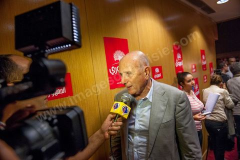 13 octobre 2012 : Neji Chebbi répondant à la Presse. le Palais des Congrès s’est avéré trop petit pour accueillir les hommes et les femmes venues écouter le projet politique du Parti Républicain Al Joumhoury associé à Al Massar. Les responsables du parti Al Joumhoury Nejib Chebbi, Maya Jribi, Yassine Brahim, Saïd Aïdi sollicités de toute part sont entourés de personnalités politiques proches tels Ahmed Brahim, Samir Tayeb  d’al Massar  et d’autres, de courants politiques divers tels Mohsen Marzouk représentant Nida Tounes et Jawher Ben Mbarek représentant Desstourna, Hamma Hammami secrétaire général du PCOT, Parti communiste des ouvriers de Tunisie, Mohamed Kilani, président du parti socialiste de Gauche. Des députés parmi lesquels Nadia Chaabane, Khemais Ksilla, Issam Chebbi et de nombreuses associations ont assisté à cette manifestation.