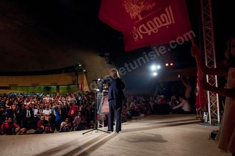 13 octobre 2012 : Maya Jribi cloture en reprennant les principales conclusions des intervenants et notamment la responsabilité de la femme dans le retournement de la situation du pays Elle termine son allocution en réclamant une alliance encore plus grande des partis soucieux de défendre  la  dignité, l’égalité et la solidarité, valeurs clés  d’une République garantissant les Libertés et l’Indépendance de la Justice. Le Palais des Congrès s’est avéré trop petit pour accueillir les hommes et les femmes venues écouter le projet politique du Parti Républicain Al Joumhoury associé à Al Massar. Les responsables du parti Al Joumhoury Nejib Chebbi, Maya Jribi, Yassine Brahim, Saïd Aïdi sollicités de toute part sont entourés de personnalités politiques proches tels Ahmed Brahim, Samir Tayeb  d’al Massar  et d’autres, de courants politiques divers tels Mohsen Marzouk représentant Nida Tounes et Jawher Ben Mbarek représentant Desstourna, Hamma Hammami secrétaire général du PCOT, Parti communiste des ouvriers de Tunisie, Mohamed Kilani, président du parti socialiste de Gauche. Des députés parmi lesquels Nadia Chaabane, Khemais Ksilla, Issam Chebbi et de nombreuses associations ont assisté à cette manifestation.