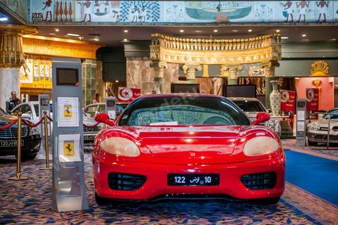 23 décembre 2012 : ouverture au public de la foire exposition des biens de la famille de l'ancien président Ben Ali mis en vente et aux enchères dans le casino au style égyptien de Gammarth, banlieue nord de Tunis. Voitures de luxes, Maybach, Mac Laren, Ferrari, Rolls Royce, Aston Martin, Lamborghini, Bijoux, Tableaux, tapis,  vétements, ...