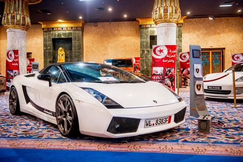 23 décembre 2012 : ouverture au public de la foire exposition des biens de la famille de l'ancien président Ben Ali mis en vente et aux enchères dans le casino au style égyptien de Gammarth, banlieue nord de Tunis. Voitures de luxes, Maybach, Mac Laren, Ferrari, Rolls Royce, Aston Martin, Lamborghini, Bijoux, Tableaux, tapis,  vétements, ...