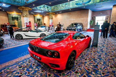 23 décembre 2012 : ouverture au public de la foire exposition des biens de la famille de l'ancien président Ben Ali mis en vente et aux enchères dans le casino au style égyptien de Gammarth, banlieue nord de Tunis. Voitures de luxes, Maybach, Mac Laren, Ferrari, Rolls Royce, Aston Martin, Lamborghini, Bijoux, Tableaux, tapis,  vétements, ...