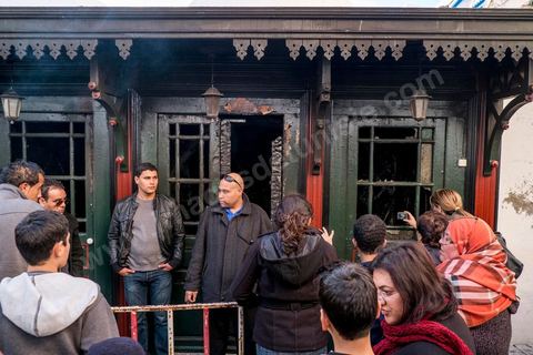 13 janvier : façade du mausolée au lendemain de l'incendie criminel du Mausolée de Sidi Bou Saïd El Béji au coeur du village touristique classé au patrimoine mondila de l'UNESCO.