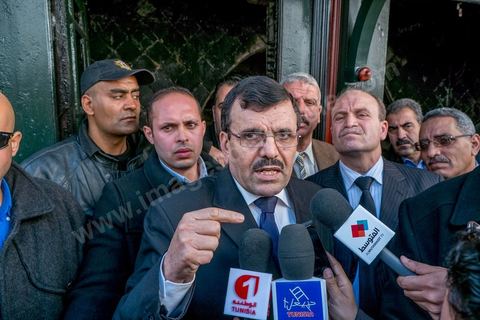 13 janvier : Visite du Ministre de l'Intérieur venu constater les dégats "nous privilégions la piste criminelle. Nous n'avons pas encore identifié de suspects. Nous suivons plusieurs pistes", déclare Ali Larayedh, au lendemain de l'incendie criminel du Mausolée de Sidi Bou Saïd El Béji au coeur du village touristique classé au patrimoine mondila de l'UNESCO.