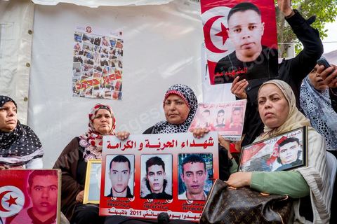 14 janvier 2013 : Un stand fut installé sur l'avenue pour commémorer les martyrs de la révolution de 2011 et de 2008. Entre l'avenue Habib Bourguiba et la place du 14 janvier, les tunisiens sont venus commémorer, dans une ambiance politique tendue, le deuxième anniversaire d ela Révolution marqué en 2011 par la fuite de l'ancien président Ben Ali.