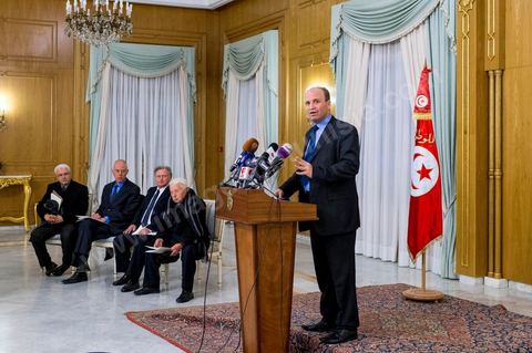 12 février 2013 : allocution à la presse de Mehdi Mabrouk, Ministre de la Culture, à la suite du "Conseil des Sages" réunit autour du Premier Ministère pour trouver une issue à la  grave crise politique qui secoue le pays. "Cette réunion avait pour but, non de soutenir la proposition de M. Jebali mais d'évaluer la situation générale, indépendament des partis politiques", à déclaré Mehdi Mabrouk, ministre de la culture, à l'issue de la rencontre qui a duré plus de trois heures.  "Leur analyse a été claire, a-t-il poursuivi. Ils ont insisté sur l'urgence, la nécessité d´un agenda pour les prochaines élections, la légitimité de l'Assemblée nationale constituante, et sur le besoin de sensibiliser sur tous ces thèmes les acteurs sociaux et les journalistes".