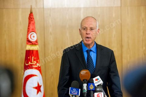 12 février 2013 : Kais Saied. allocution à la presse de Mehdi Mabrouk, Ministre de la Culture, à la suite du "Conseil des Sages" réunit autour du Premier Ministère pour trouver une issue à la  grave crise politique qui secoue le pays. "Cette réunion avait pour but, non de soutenir la proposition de M. Jebali mais d'évaluer la situation générale, indépendament des partis politiques", à déclaré Mehdi Mabrouk, ministre de la culture, à l'issue de la rencontre qui a duré plus de trois heures.  "Leur analyse a été claire, a-t-il poursuivi. Ils ont insisté sur l'urgence, la nécessité d´un agenda pour les prochaines élections, la légitimité de l'Assemblée nationale constituante, et sur le besoin de sensibiliser sur tous ces thèmes les acteurs sociaux et les journalistes".