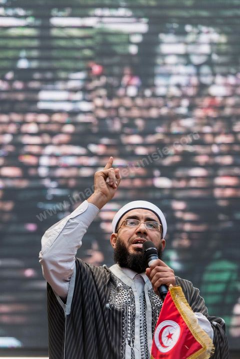 16 février 2013 : Bechir Bel Hassen, prédicateur salafiste lors de la manifestation organisée par Ennahdha le 16 février 2013 pour défendre la légitimité de l'Assemblée constituante et le principe d'un gouvernement politique.